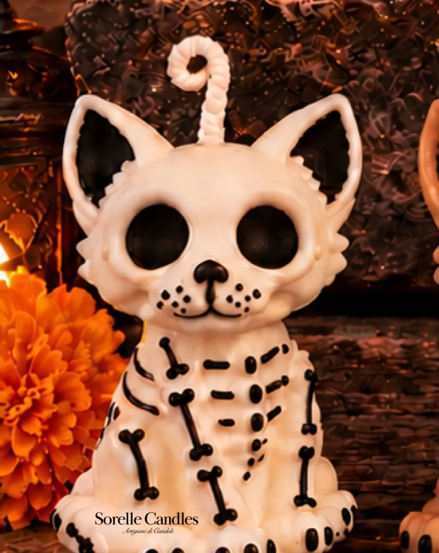 Vela de gato calavera blanca con huesitos negros